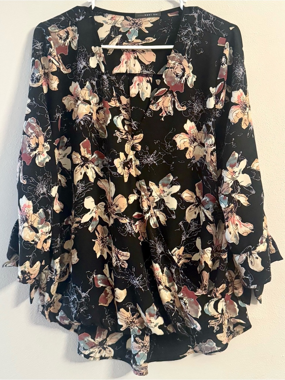 West Kei Women's Black Floral Open Front Flare Sleeve Blouse Size Large - Picture 2 of 9